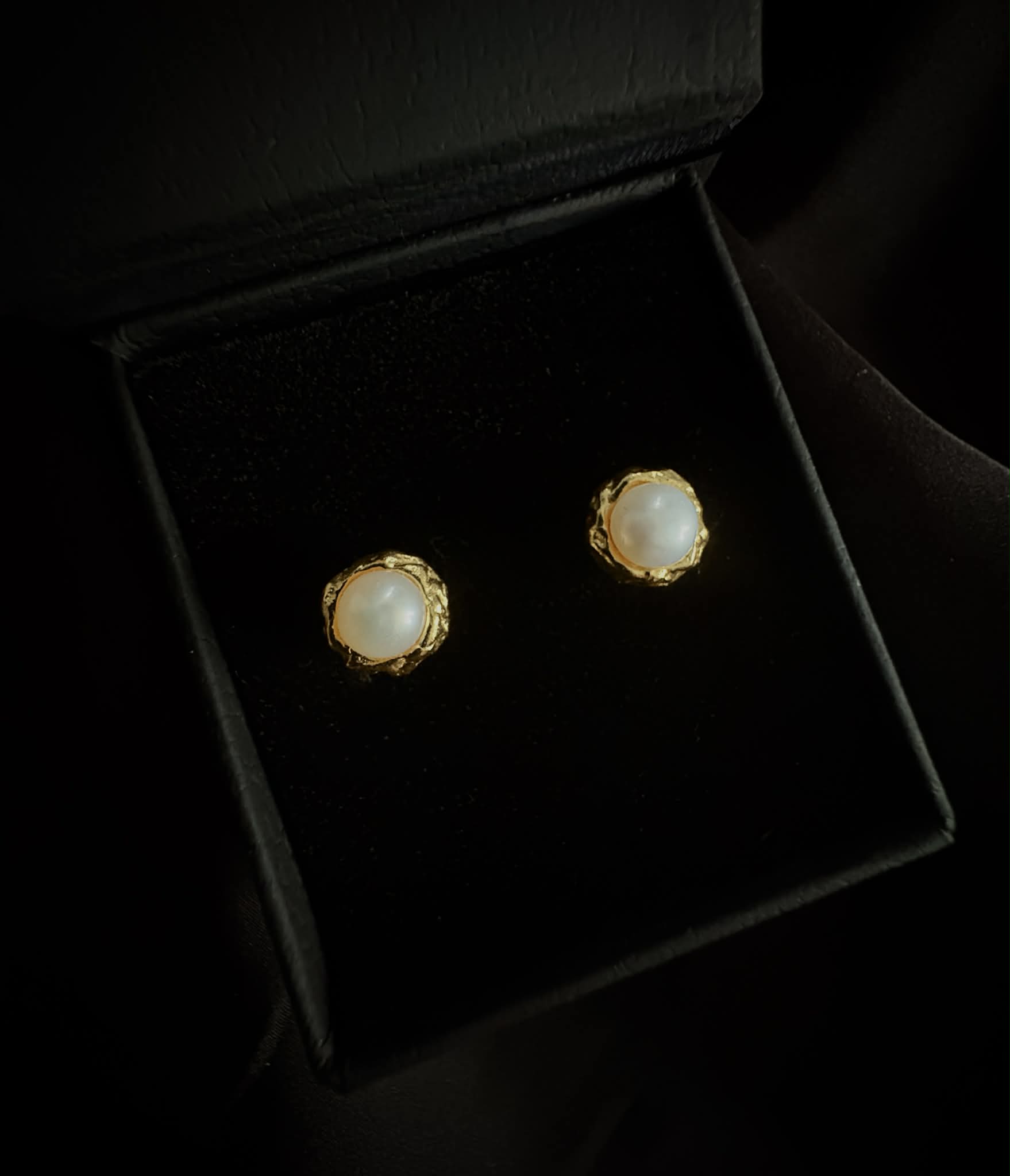 Flare Pearl Studs