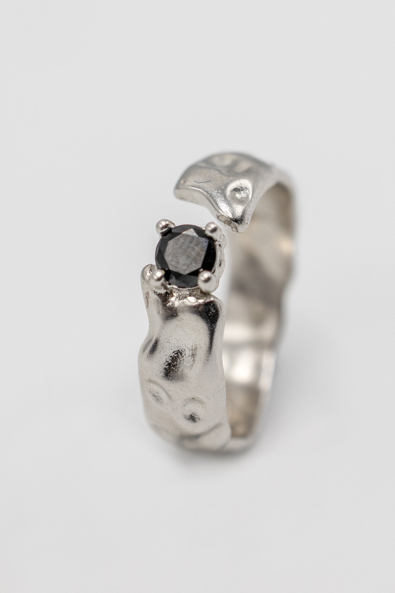 Obsidian Quiet Ring