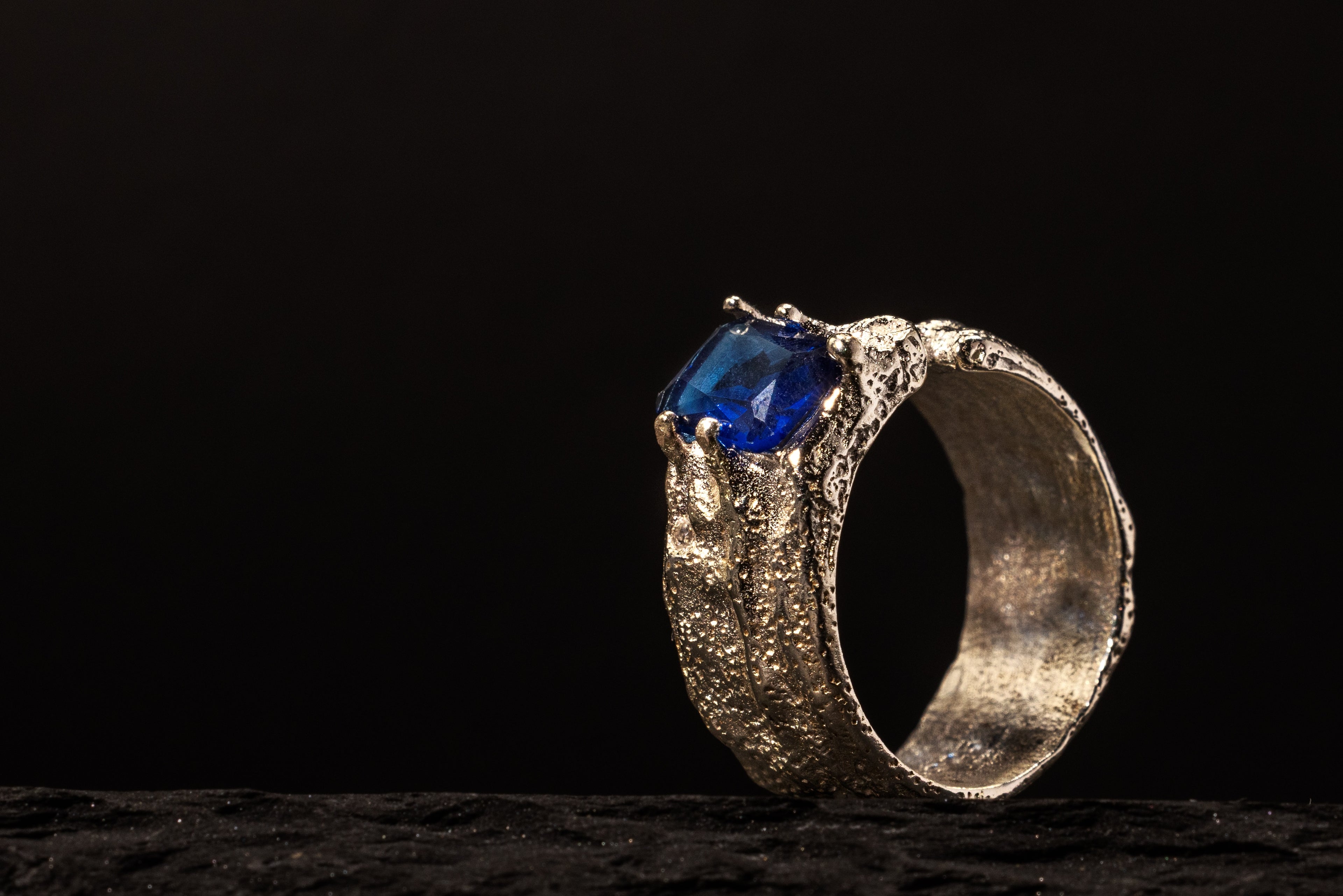 Midnight Vein Ring