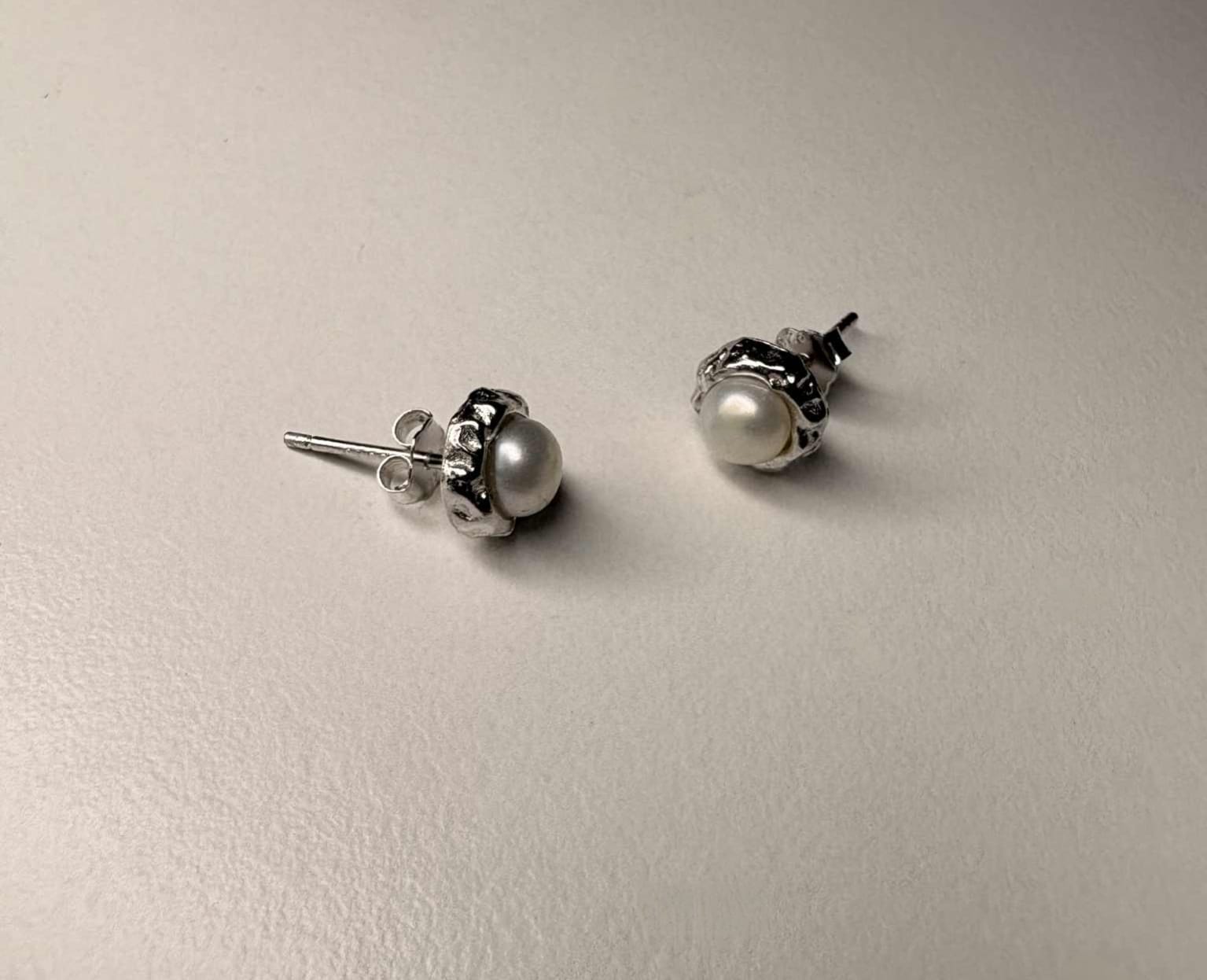 Tide Pearl Studs